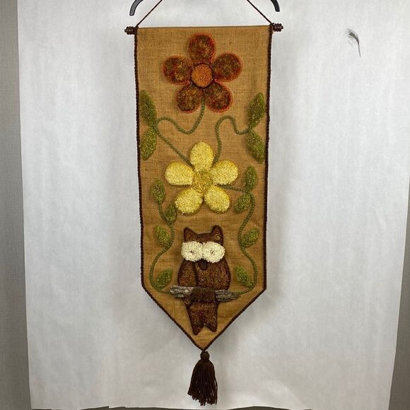 Vintage Latch Hook Wallhanging Decor Owl Flowers Lathchook Yarn 70s 1970s - Picture 1 of 15